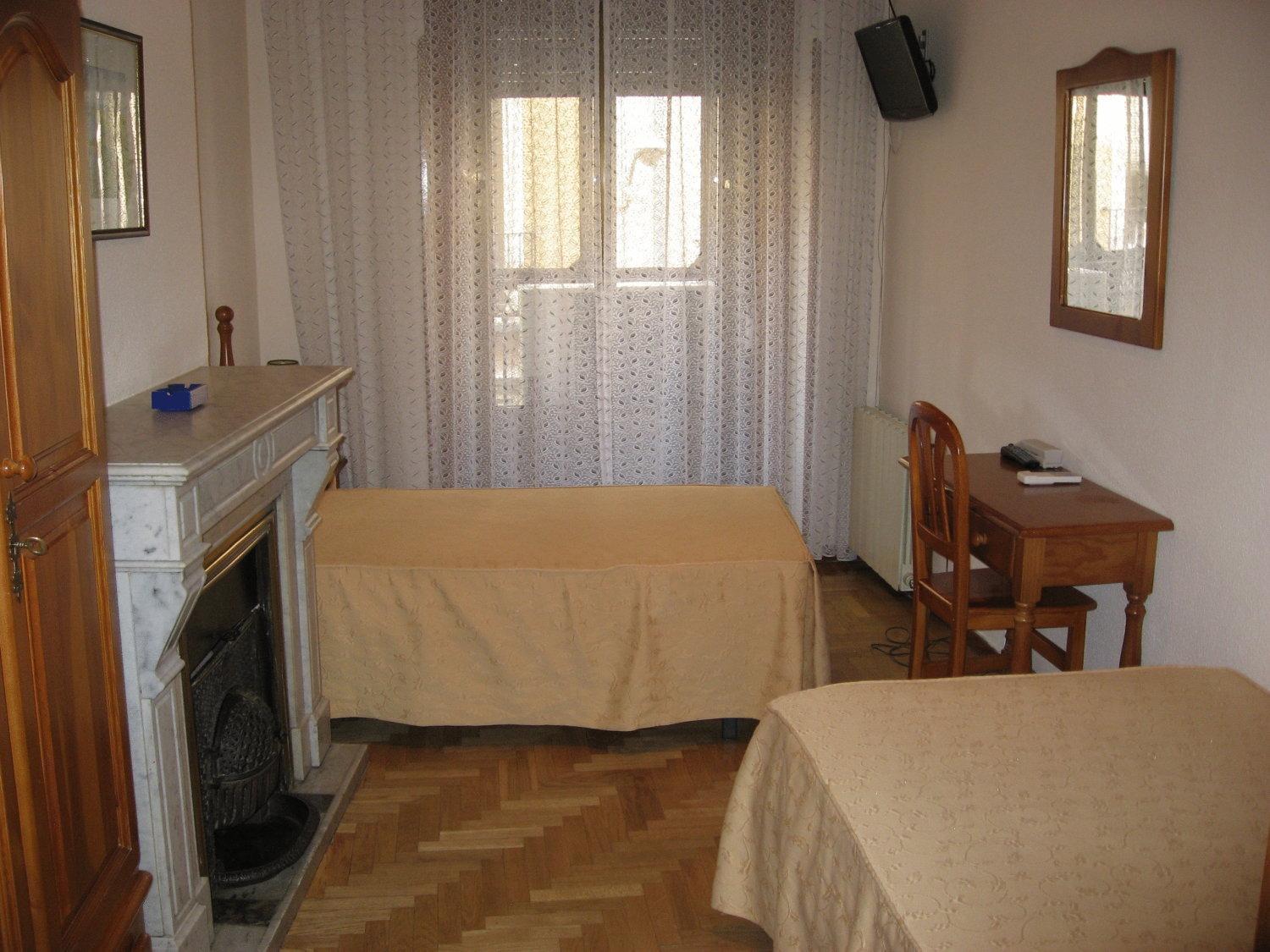 Hostal Maria Cristina Madri Exterior foto